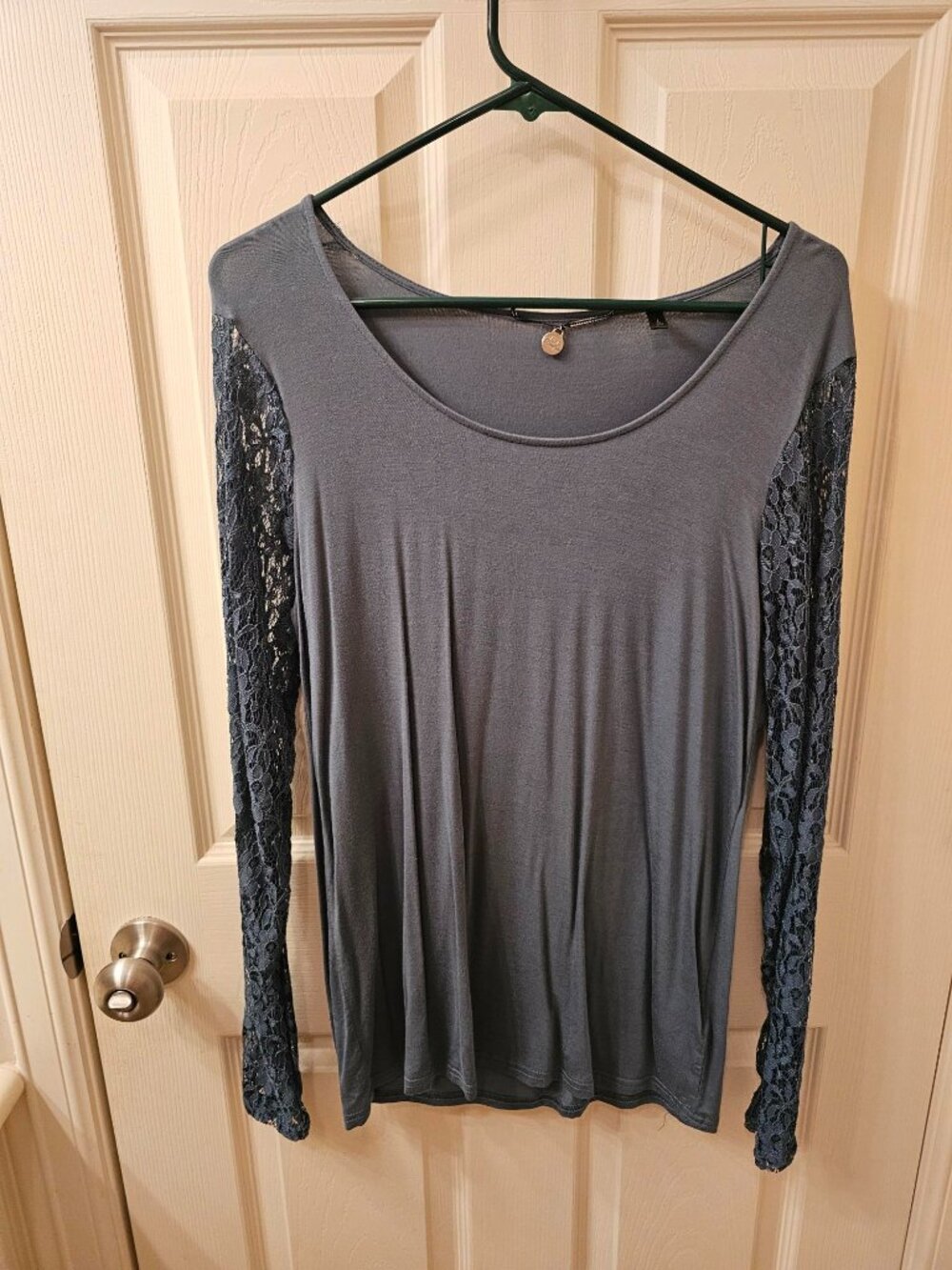 NWOT BKE Large Camo Green Blouse w / Lace Detail on Sleeves